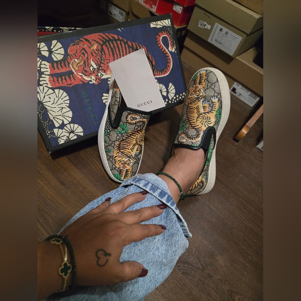 GUCCI Tiger Print Slip-On Sneakers